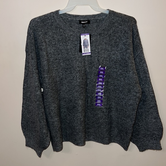 DKNY women’s Cashmere Blend sweater. - Picture 10 of 16